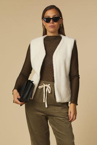 Blazer Avery