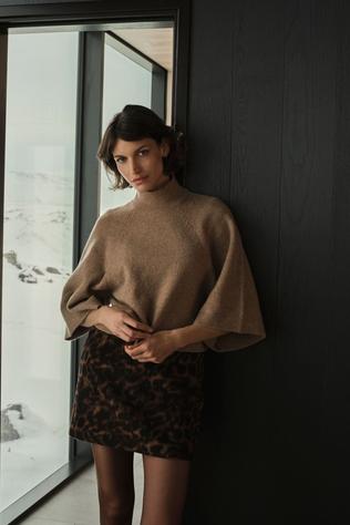 Trui High Neckline Wide Sleeve Sweater