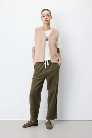 Blazer Avery