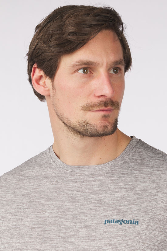 Patagonia T-Shirt M'S Cap Cool Daily Graphic Shirt - Waters Boardshort Logo Abalone Blue: Feather Grey