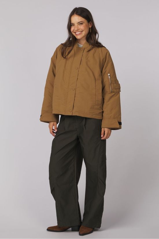 With Black Jas Grappy Dark Camel