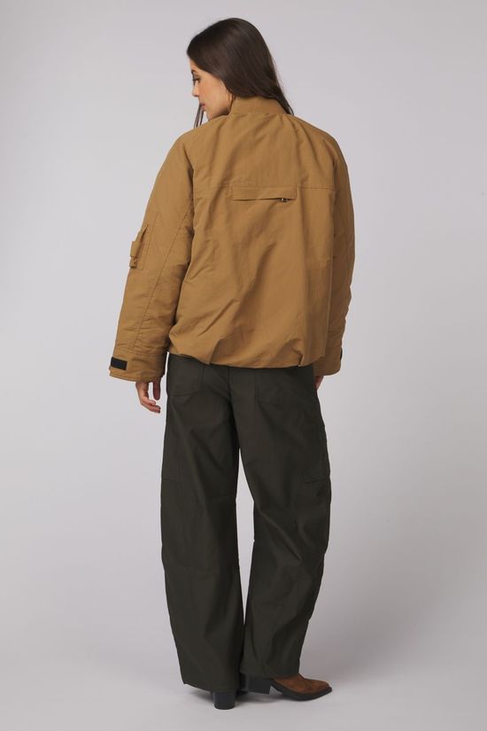 With Black Jas Grappy Dark Camel