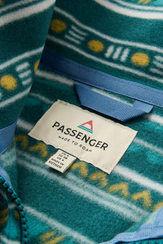 Passenger Clothing ltd Polaire Ayla Recycled Polar 1/4 Zip Geo Stripe Mediterranean