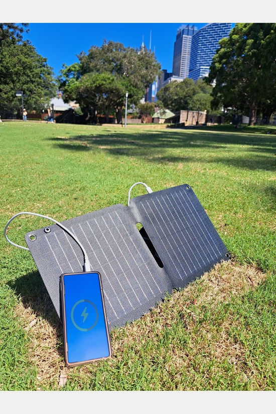 Xtorm Zonne-Energie Oplader Solarbooster 14W Foldable Solar Panel black