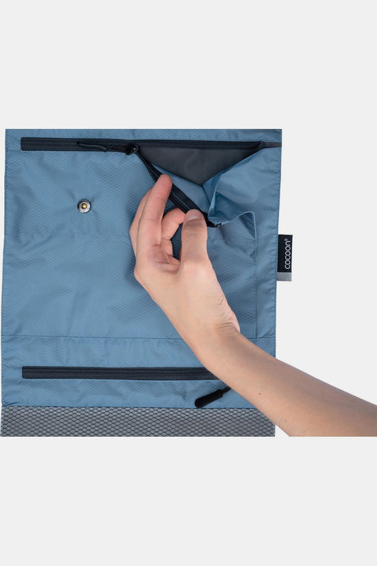 Cocoon Toilettas Hanging Toiletry Kit - Minimalist Light black/blue