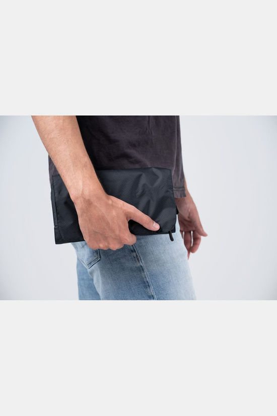 Cocoon Toilettas Hanging Toiletry Kit - Minimalist Light black/blue