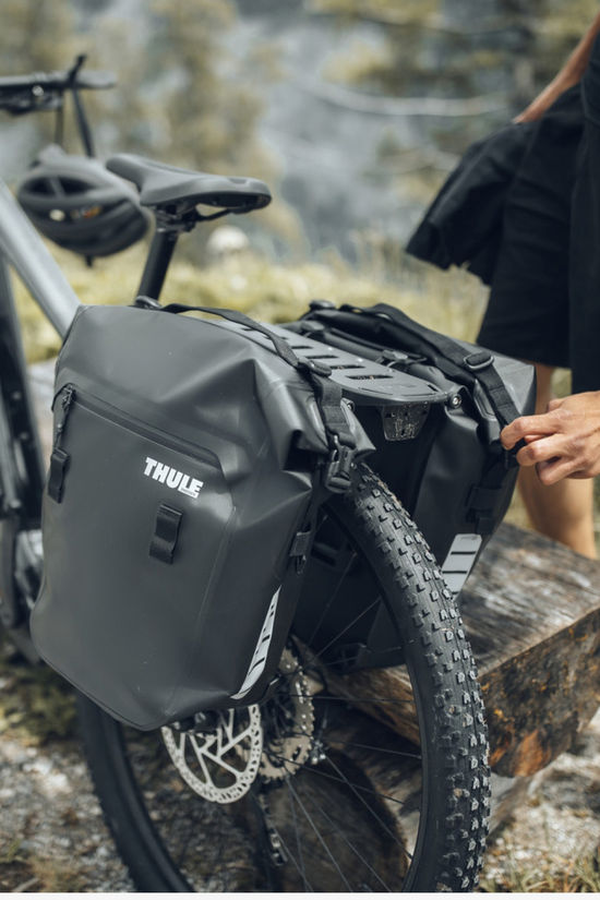 Thule Fietstas Achter Shield Pannier 22L Black