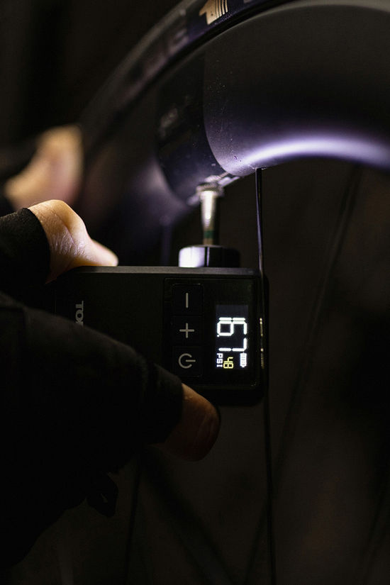 Topeak Pompe E-Booster Digital Mini No Colour